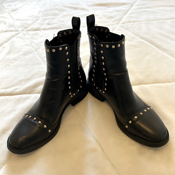 Azalea Wang Black Boots with Gold Studs - Picture 5 of 6